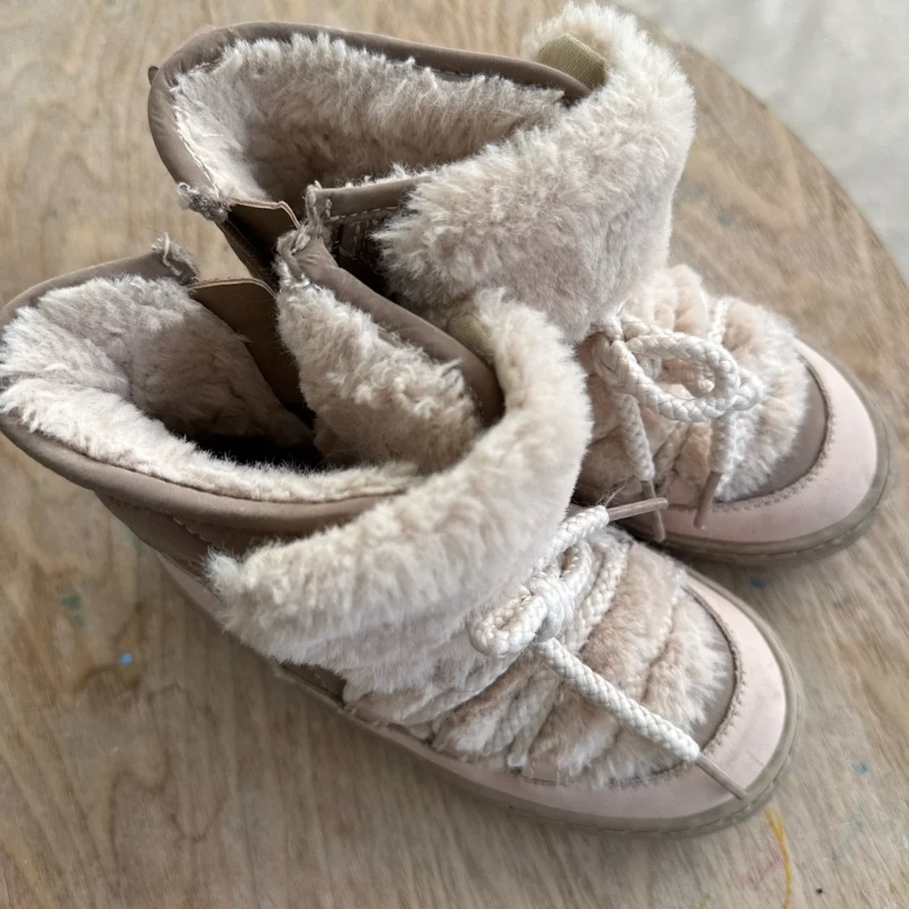 MNG Mango Girls Fuzzy Winter Lace Up Boots Size kids 9
